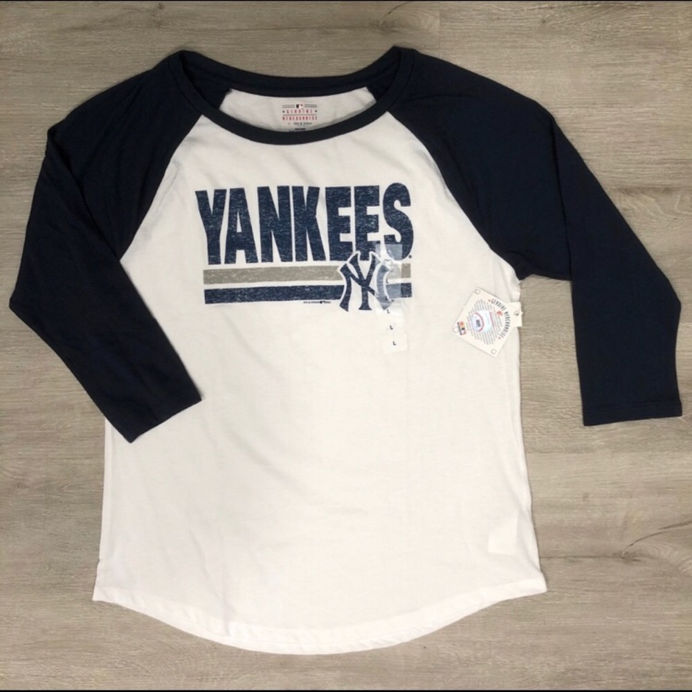 NWT - MLB 3/4 Sleeve Yankees Tshirt